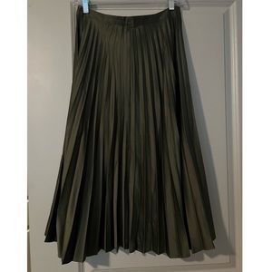 Green High Waist Pleated Skirt